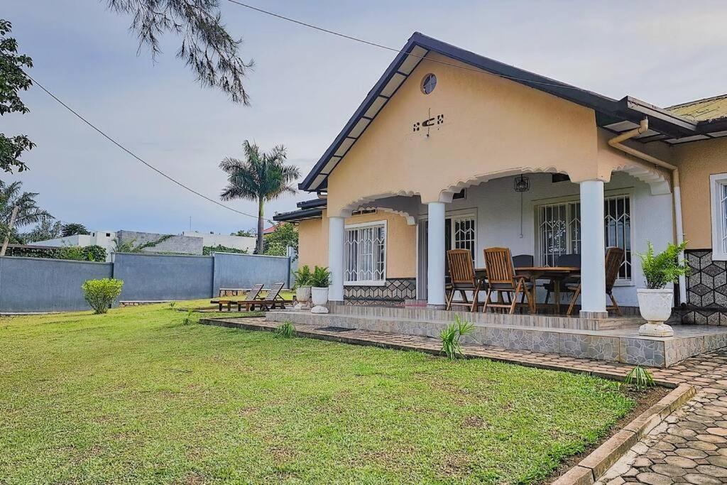 Complete 4-Bedroom House Facing Kigali Golf Course ภายนอก รูปภาพ